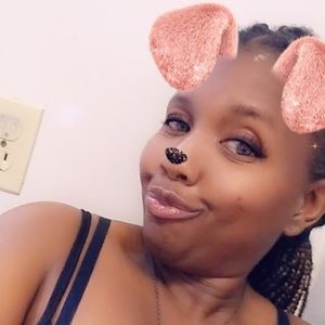 Meet your Posher, Deandra